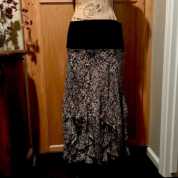 Gently used cheetah skirt, by Ralph Lauren - Picture 1 of 2
